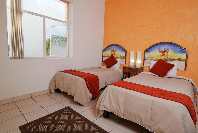 Hotel & Suites Galeria Morelia Room photo